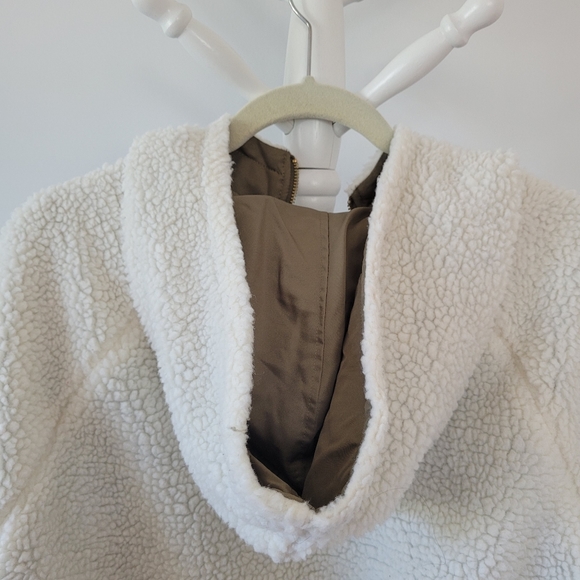 REVERSIBLE 2 Way Cozy Cream & Olive Teddy Bomber Jacket - Picture 13 of 15